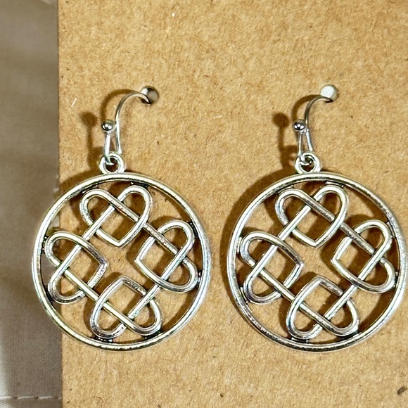 2/$20 Silver tone round Celtic & heart style hook earrings NWOT - Picture 3 of 11